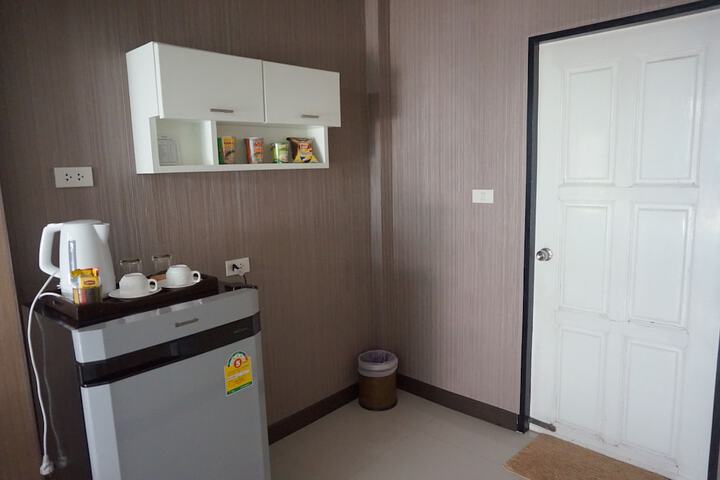 Room 16 of 28