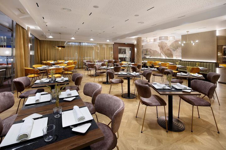 Dining 41 of 119