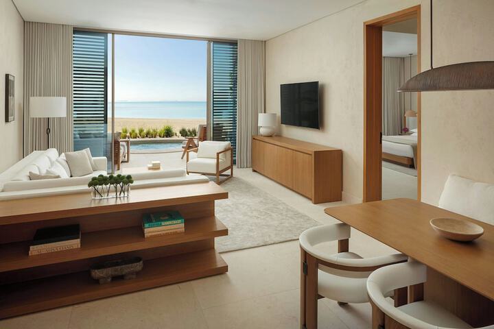 Room 28 of 64