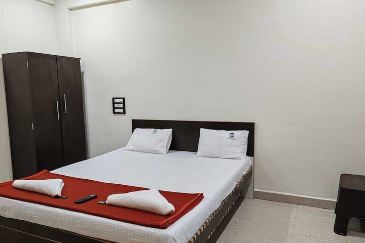 Room 25 of 62