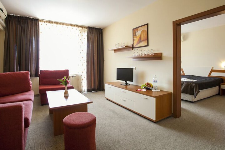 Room 8 of 24