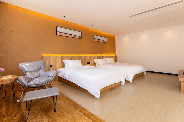 Room 83 of 159
