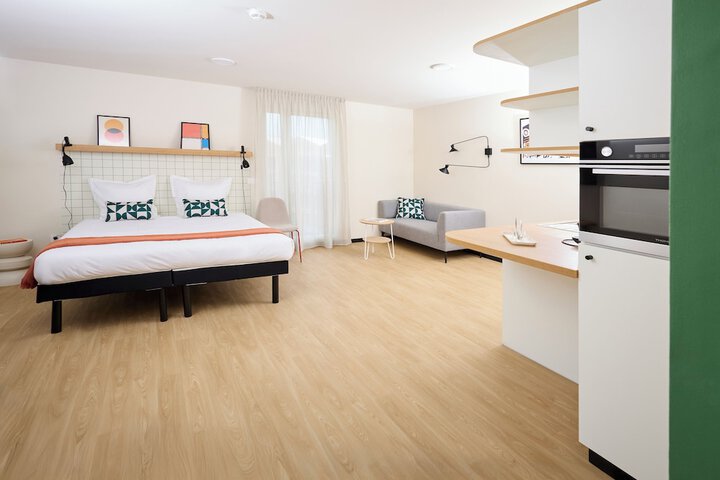 Room 17 of 70