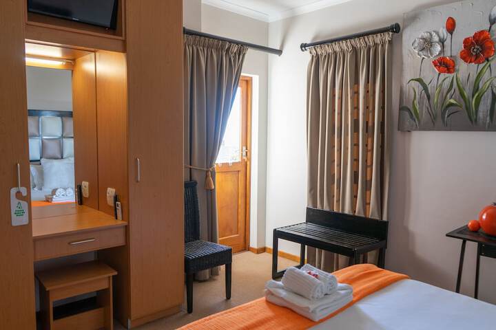 Room 8 of 71