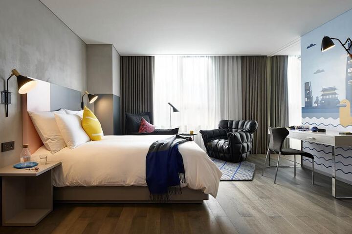 Room 16 of 73
