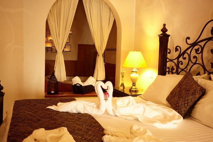 Room 2 of 62