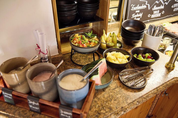 Breakfast/Coffee Service 122 of 188