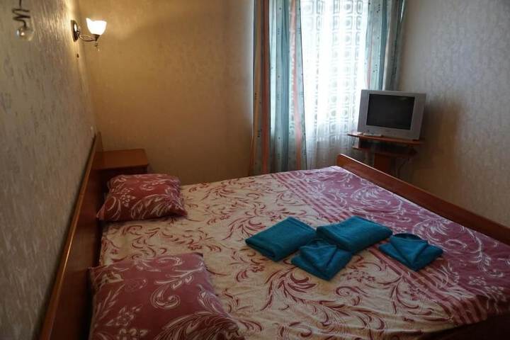 Room 12 of 33