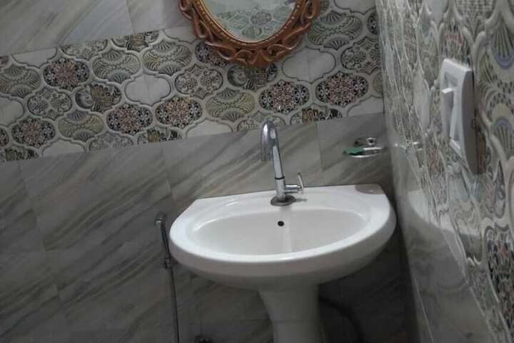 Room 15 of 24