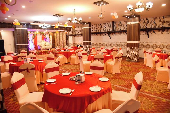 Ballroom/Hall 58 of 70