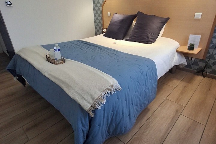 Room 5 of 22