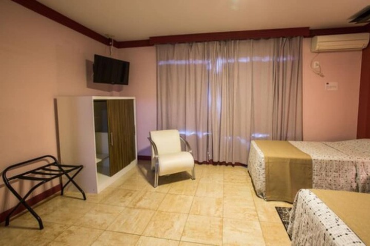 Room 53 of 81