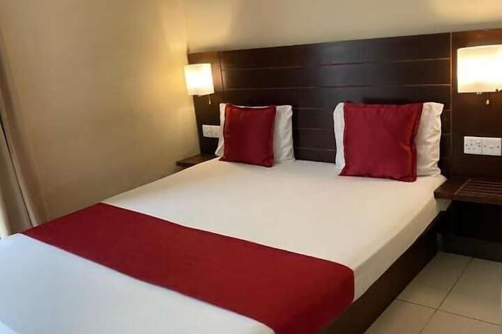 Room 4 of 10