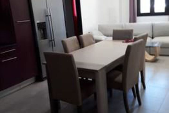 Room 4 of 12