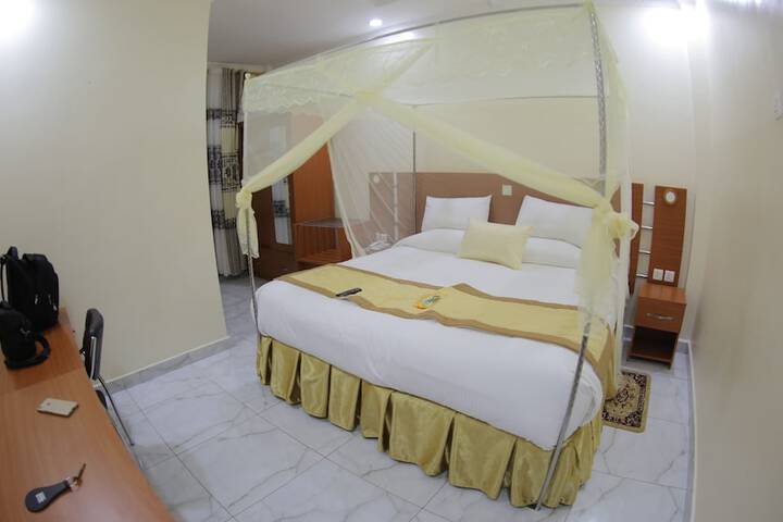 Room 6 of 31