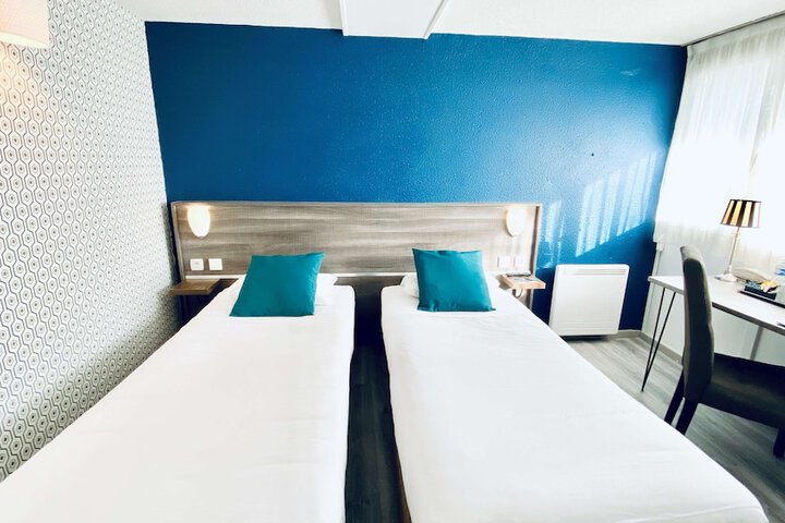 Room 14 of 65