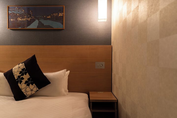 Room 14 of 99