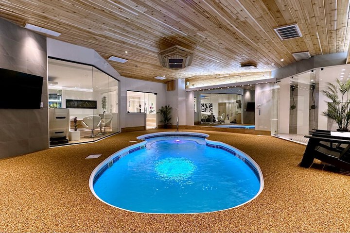 Pool 32 of 40