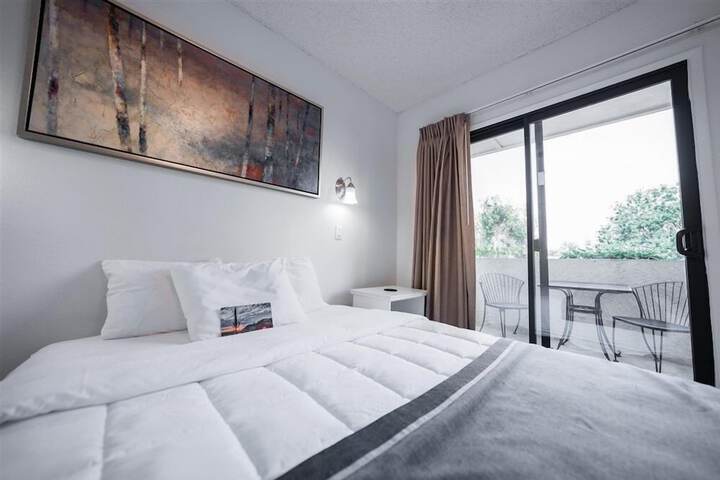 Room 2 of 24