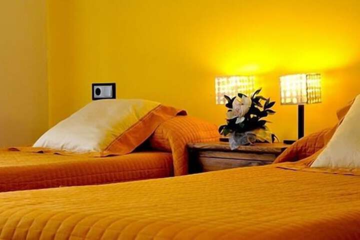 Room 10 of 25