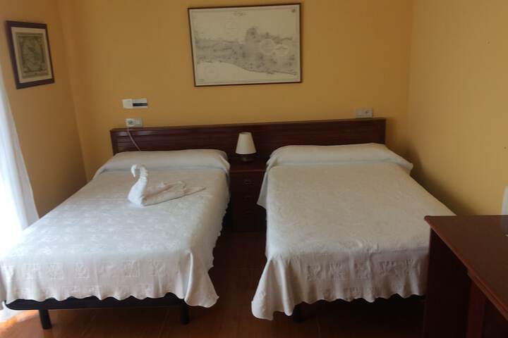 Room 7 of 35