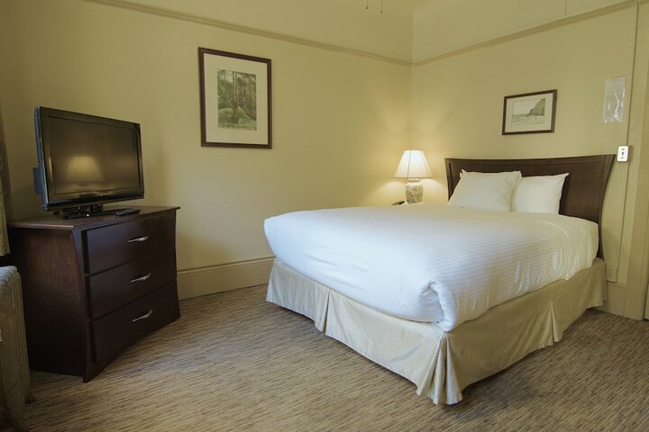 Room 57 of 153