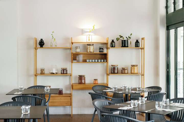 Dining 46 of 66