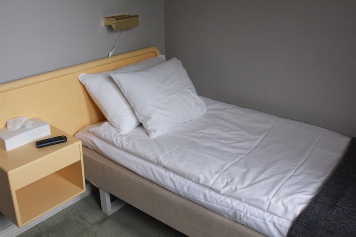 Room 40 of 76
