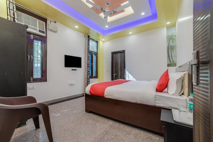 Room 3 of 14