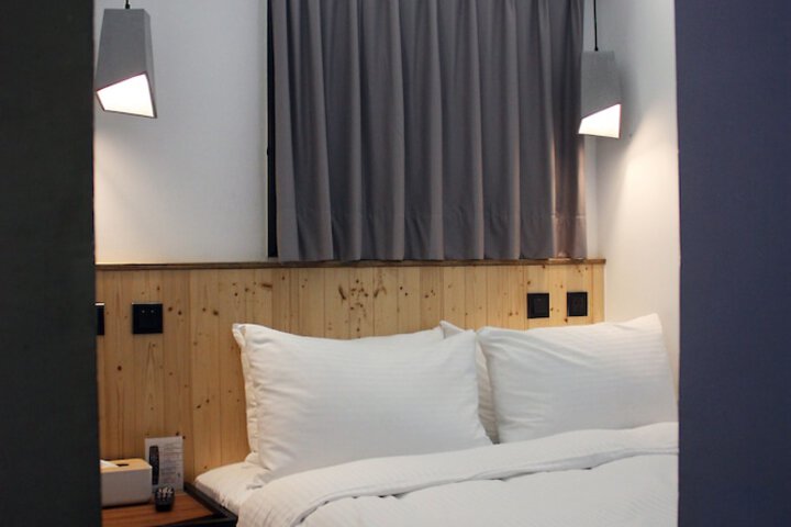 Room 17 of 61