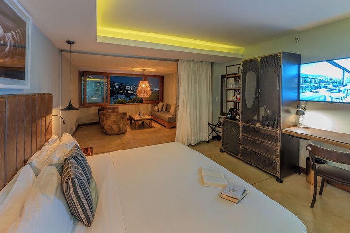 Room 21 of 49
