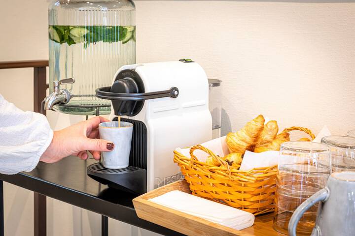 Breakfast/Coffee Service 52 of 74