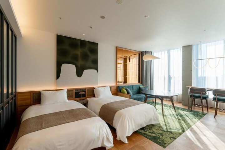 Room 21 of 190