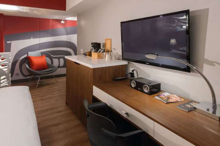 Room 19 of 108