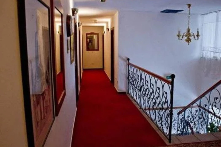 Room 17 of 26
