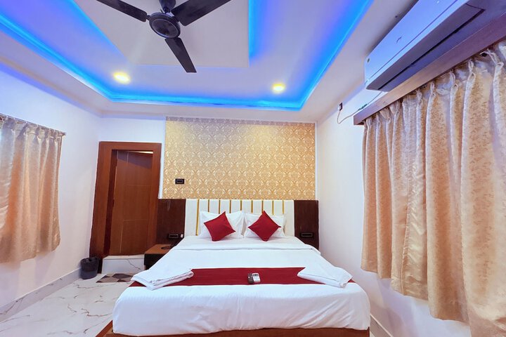 Room 10 of 28