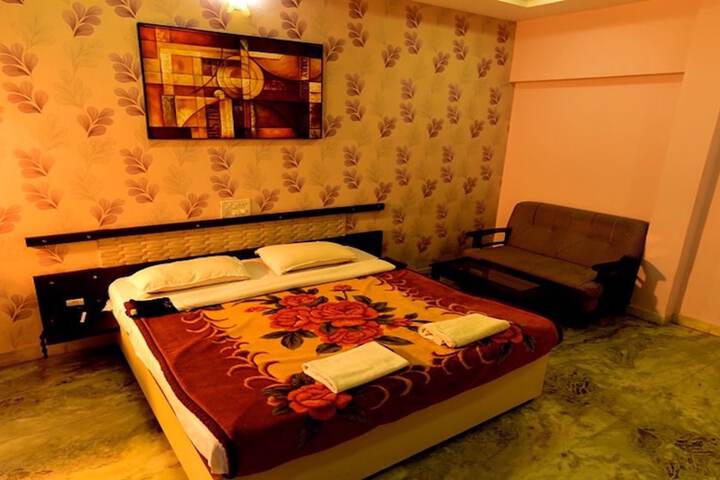 Room 10 of 47