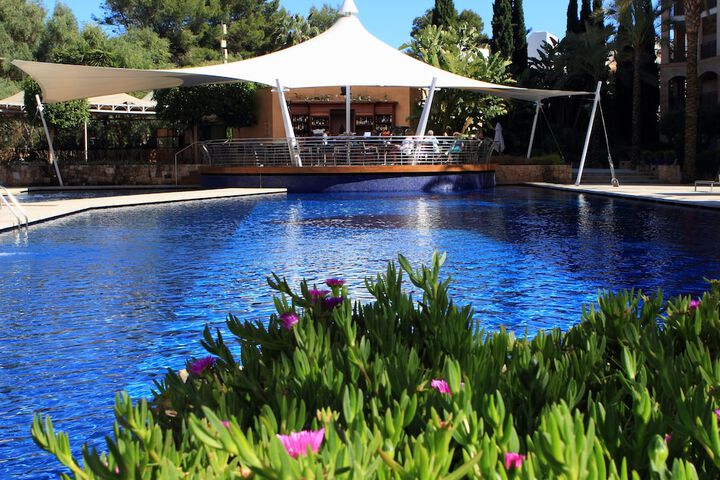 Pools & Facilities