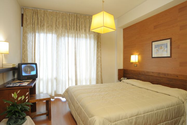 Room 8 of 67