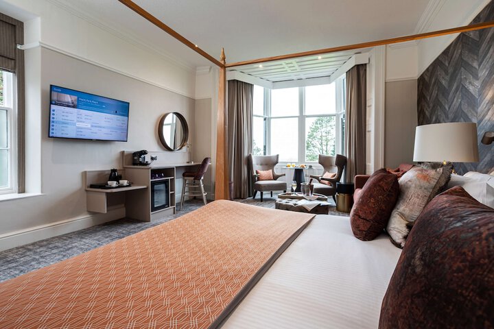 Room 40 of 136