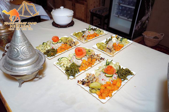Dining 18 of 24