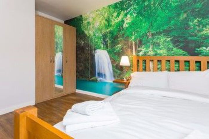 Room 14 of 28