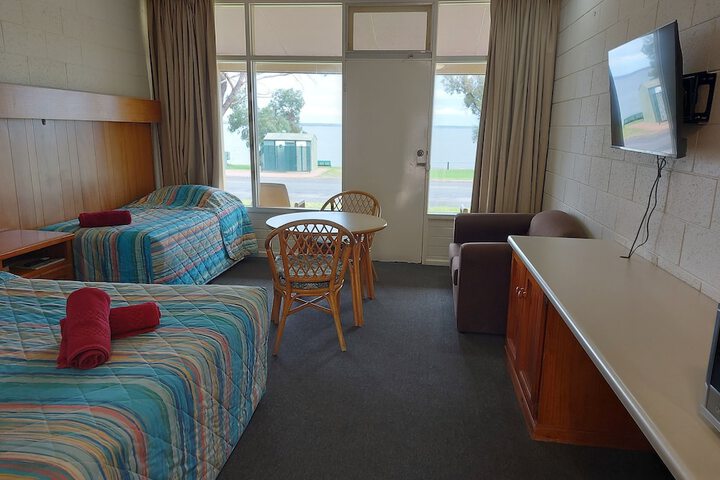 Room 32 of 53