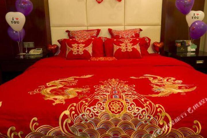 Shuanglong Plaza Hotel