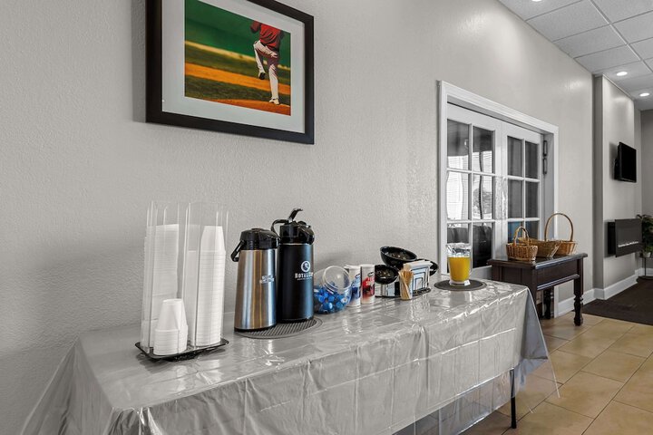 Breakfast/Coffee Service 27 of 30