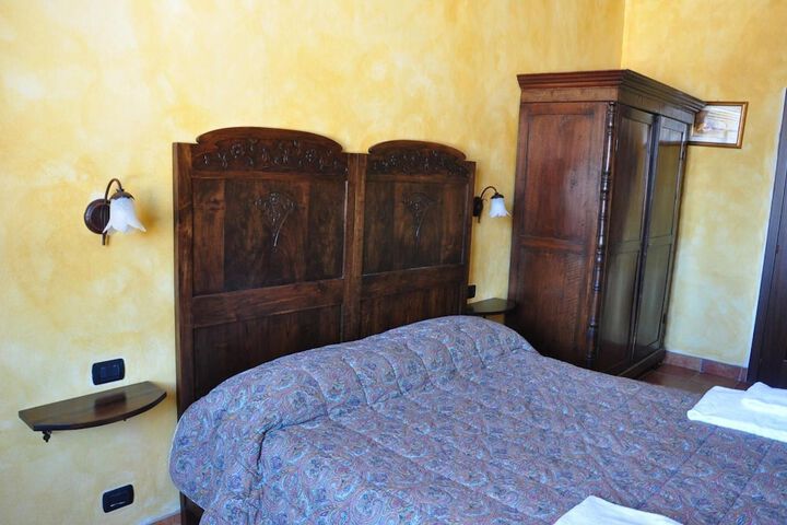 Room 10 of 62