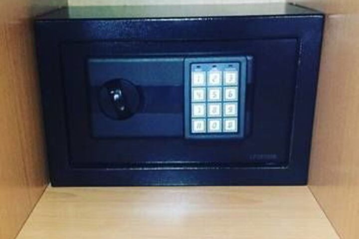 Room 14 of 17