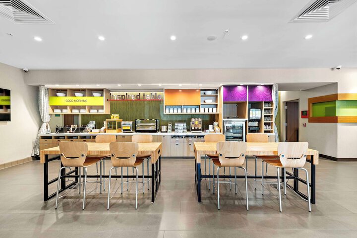 Breakfast/Coffee Service 30 of 40