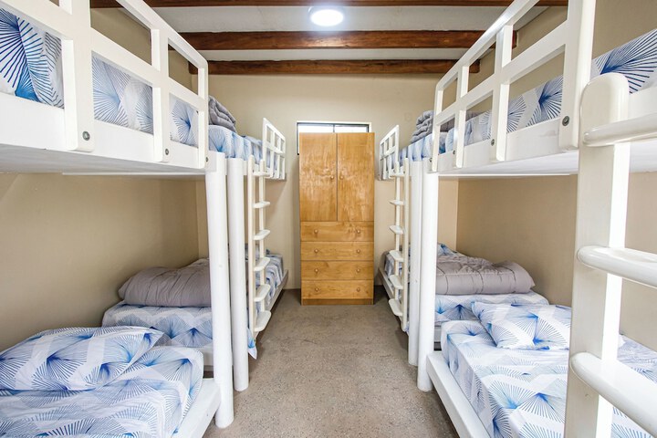 Room 10 of 214