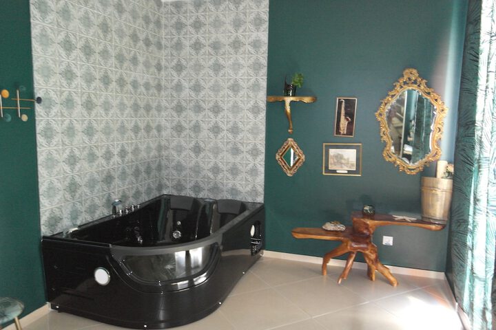 Hot Tub 44 of 54